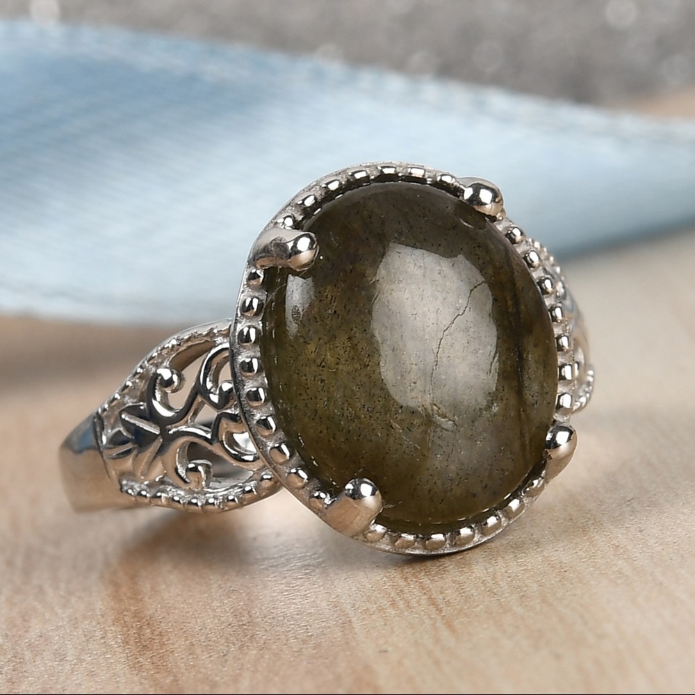 Labradorite Ring - Picture 3 of 7